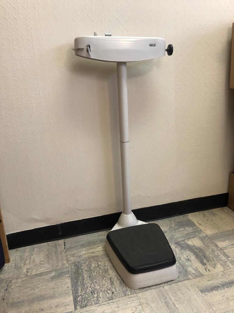 Weegschaal, Ophalen, 100 kg of meer, Zo goed als nieuw, Personenweegschaal