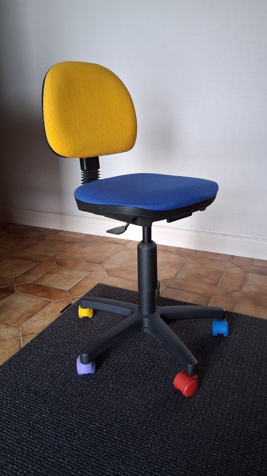 chaise de bureau pour enfants en bon état., Autres couleurs, Comme neuf, Enlèvement, Chaise de bureau