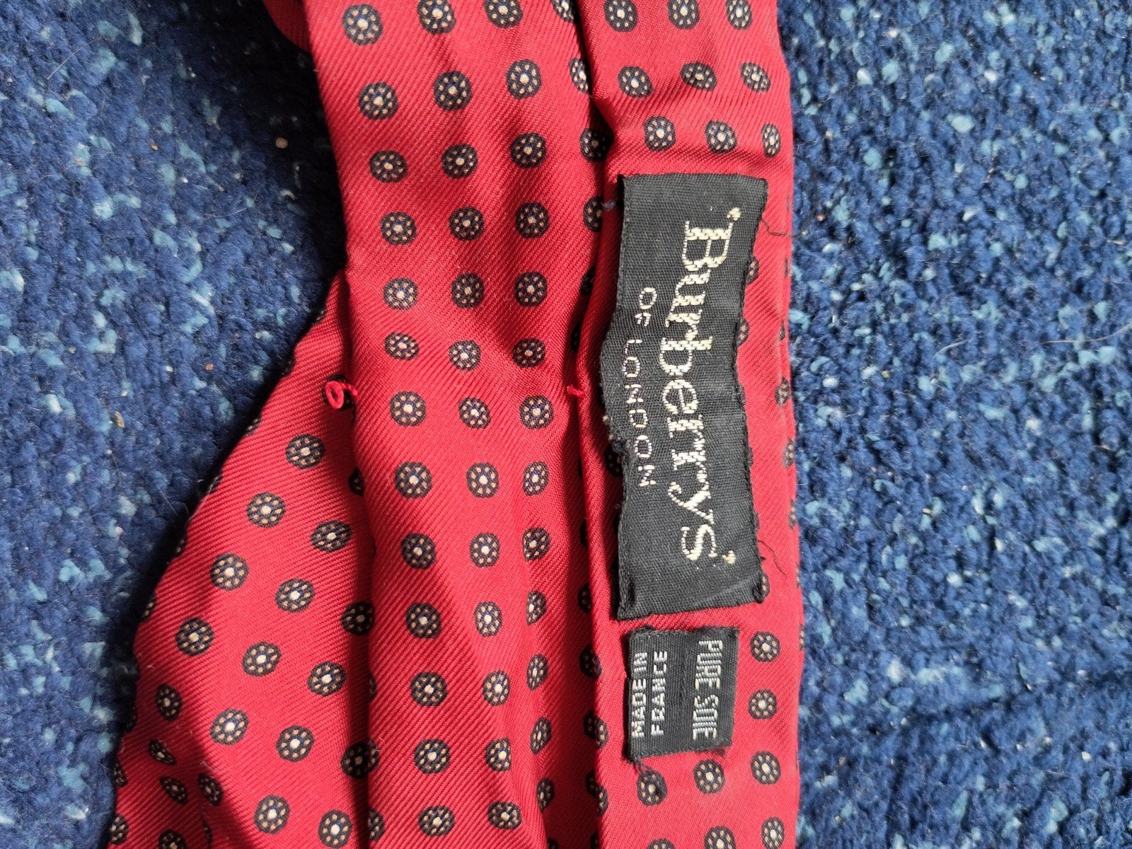 Cravate type Lavallière Burberry, Vêtements | Hommes, Cravates, Enlèvement ou Envoi, Rouge