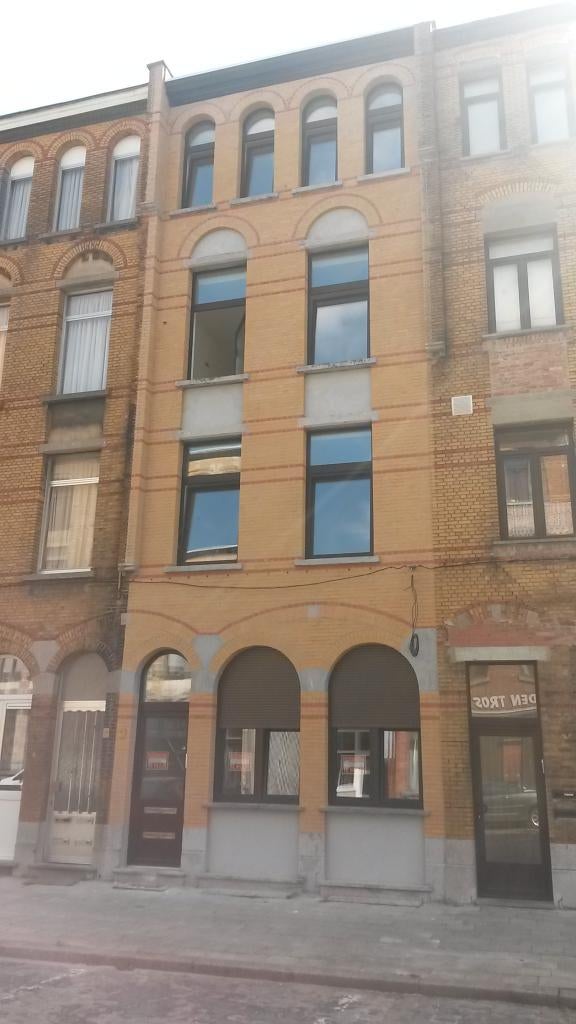 Opbrengsteigendom gebouw met 4 appart. te 2000 Antwerpen., 200 tot 500 m², Overige soorten, Antwerpen (stad), Verkoop zonder makelaar