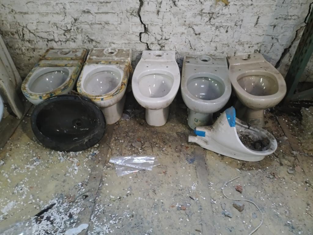 Lot sanitair, Doe-het-zelf en Bouw, Ophalen