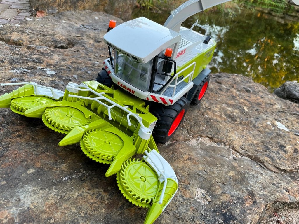 bruder maïshakselaar claas jaguar 900, Ophalen of Verzenden