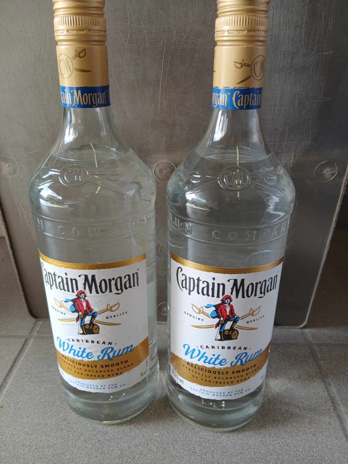 Lot de 2 bouteilles 1l Captain Morgan White rhum, Collections, Vins, Enlèvement, Neuf, Autres régions, Autres types