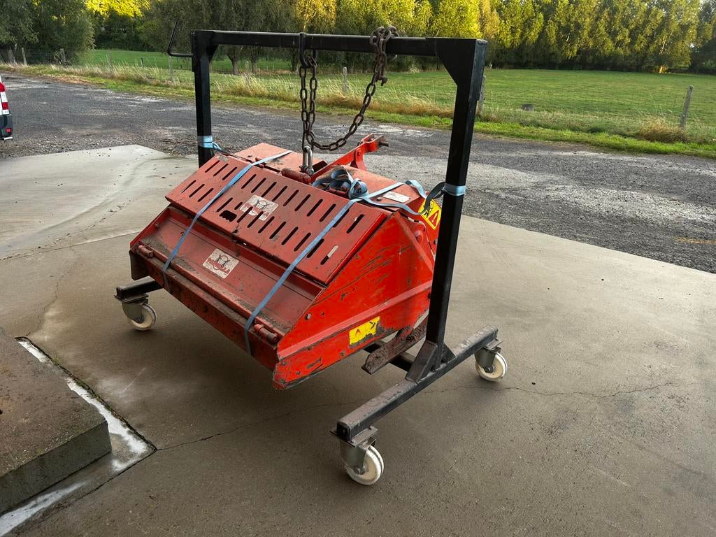 Spitfrees tortella, Zakelijke goederen, Ophalen