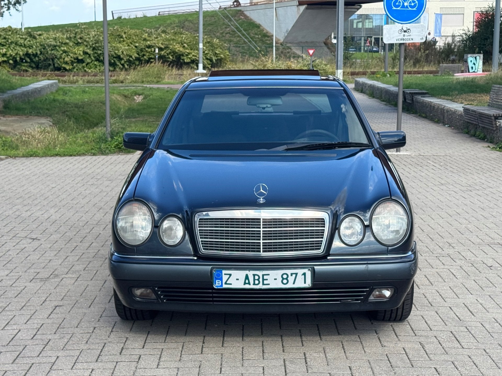 Mercedes E280 | Benzine | Automaat, Auto's, Automaat, Gebruikt, Blauw, Bedrijf
