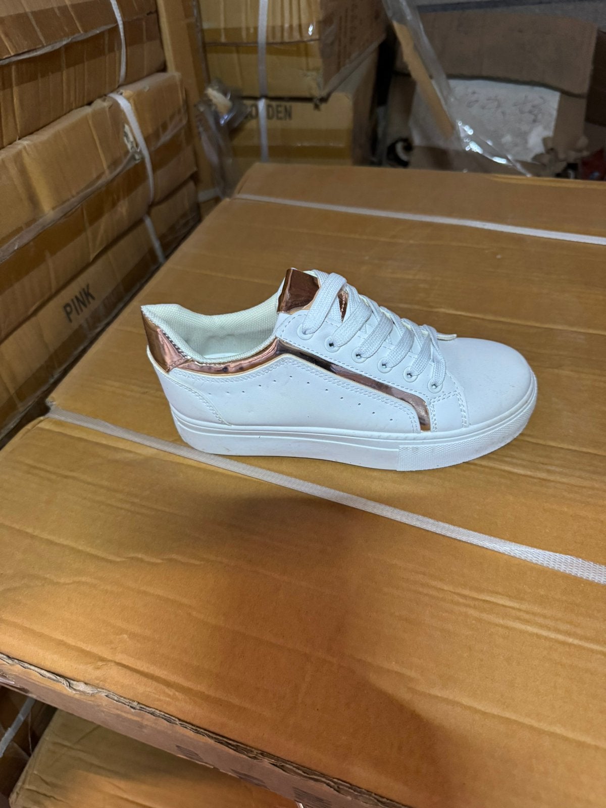Grote partij nieuwe schoenen (Ideal Destocking/Resale), Ophalen, Nieuw