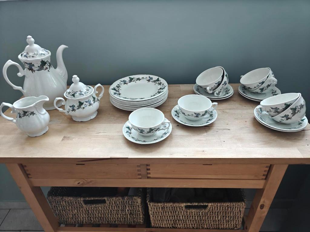 koffieservies Pontesa made in Spain - 8 stuks, Huis en Inrichting, Keuken | Servies, Ophalen, Zo goed als nieuw, Compleet servies