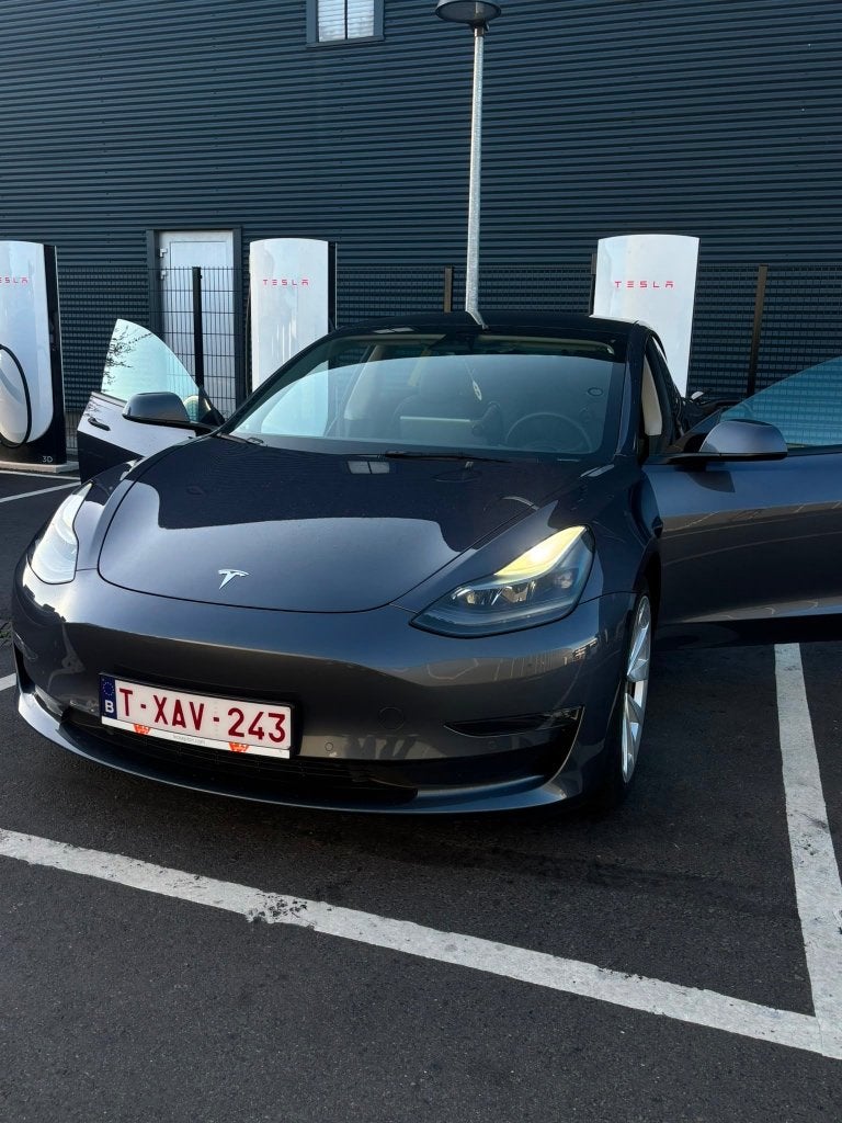 Tesla model 3, Autos, Cuir, Achat, Berline, Particulier