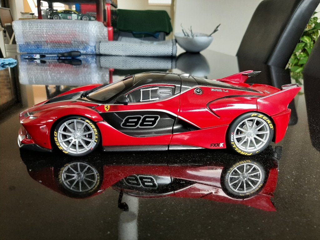 Ferrari FXXK Burago 1:18, Hobby & Loisirs créatifs, Voitures miniatures | 1:18, Enlèvement ou Envoi, Comme neuf, Burago