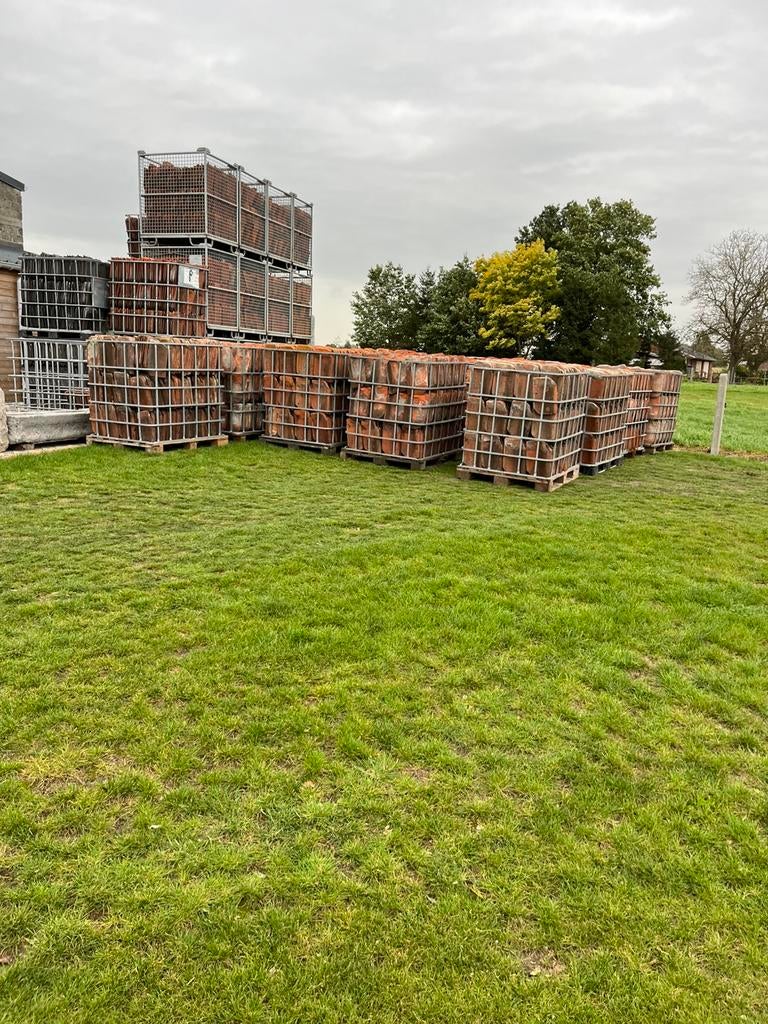 Oude boomse dakpannen, Ophalen, Zo goed als nieuw, Dakpannen