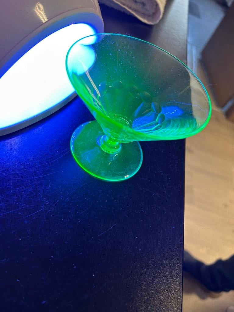 Verre à l'uranium (les photos seront bientôt testées), Collections, Enlèvement, Comme neuf