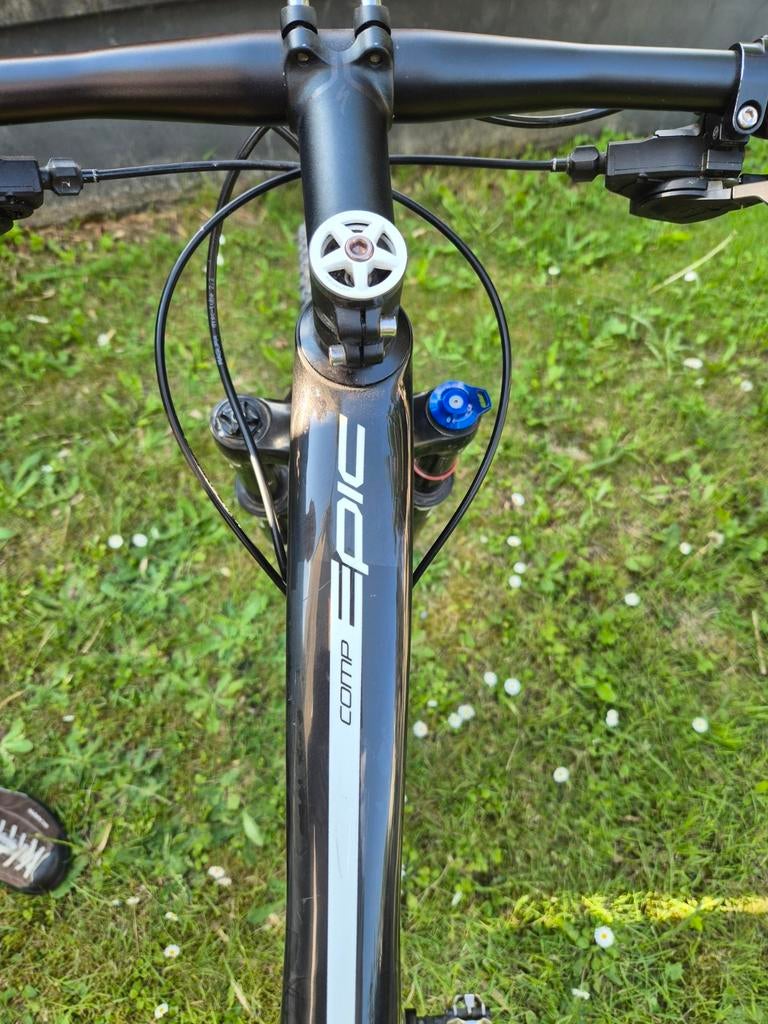 Specialized Comp Carbone full suspendu 29" taille M 2016, Vélos & Vélomoteurs