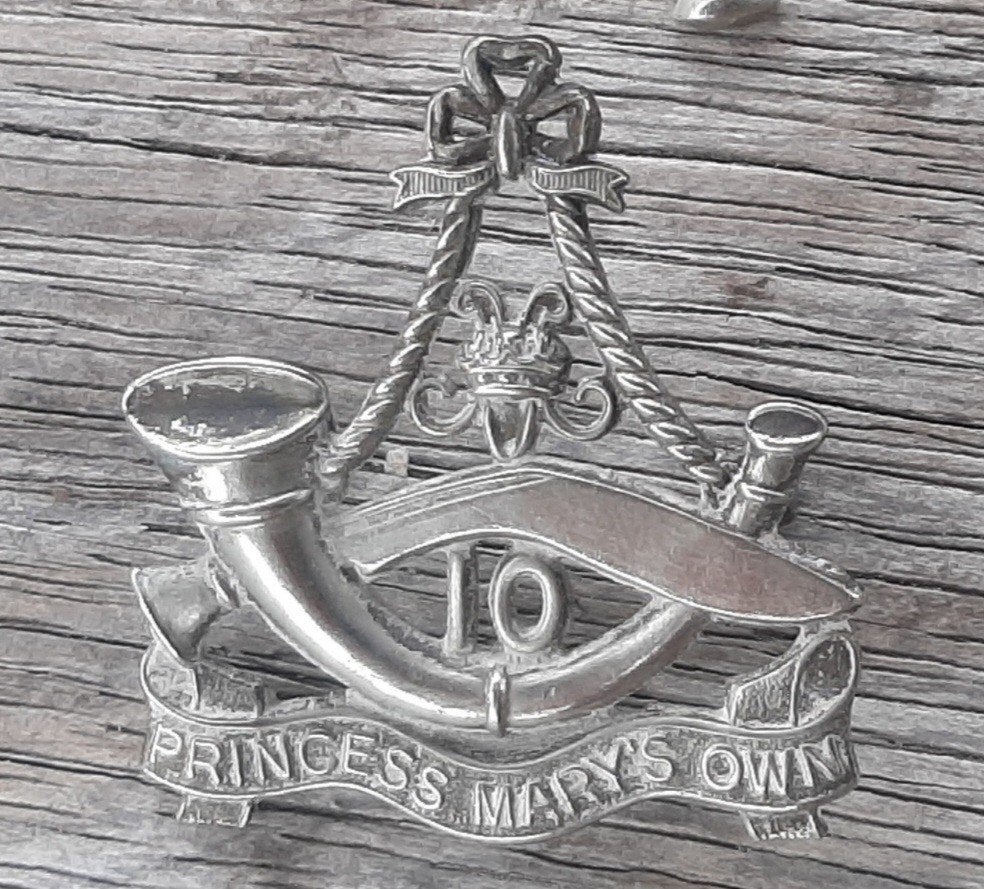 Insigne de casquette anglaise et ghurka de la Seconde Guerre, Enlèvement ou Envoi