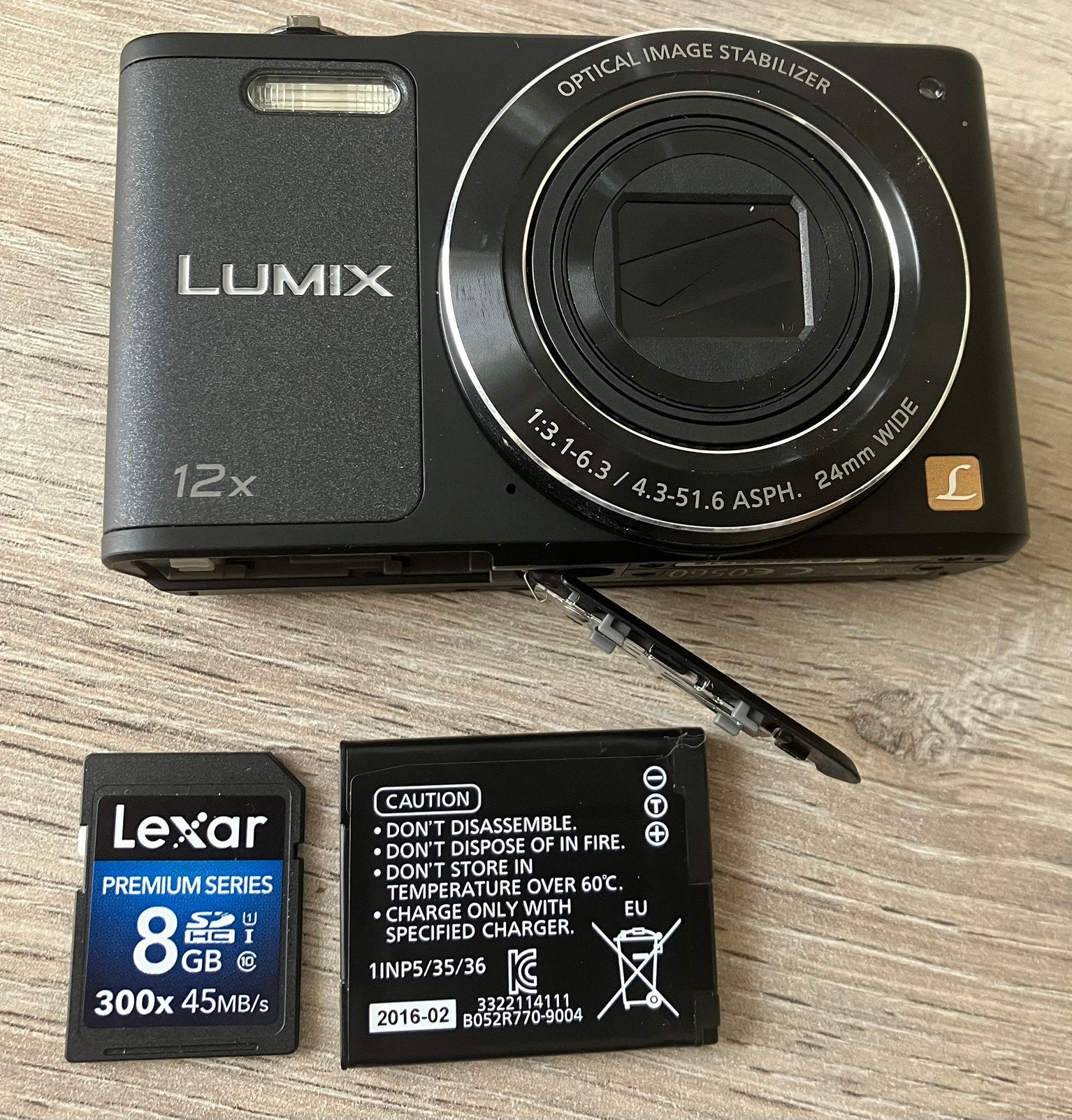 PANASONIC NUMÉRIQUE, ZOOM X12, WI FI, ECRAN ORIENTABLE, Enlèvement, Comme neuf