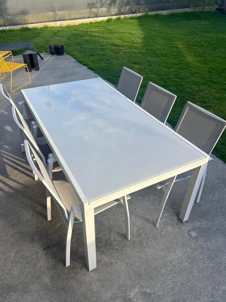 Uitschuifbare tuintafel alu/glas met 6 stoelen, Ophalen, Zo goed als nieuw