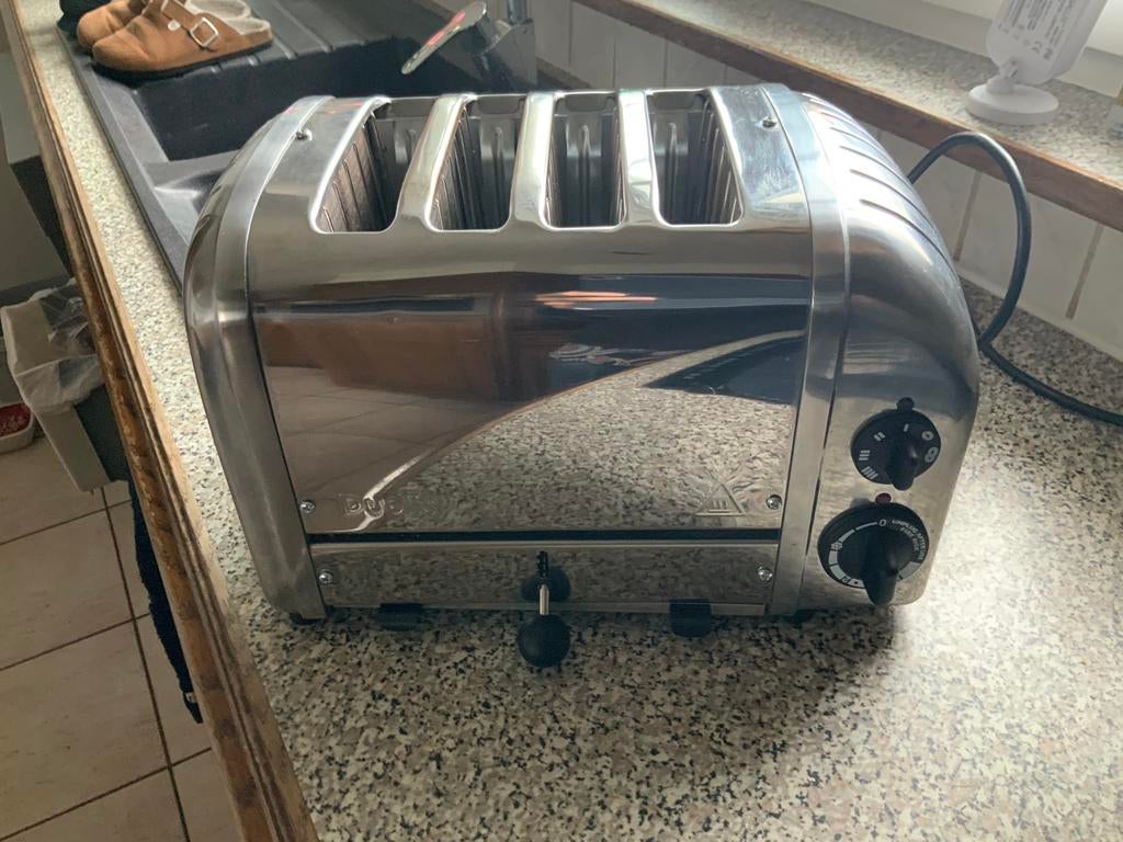 Broodrooster dualit, Ophalen