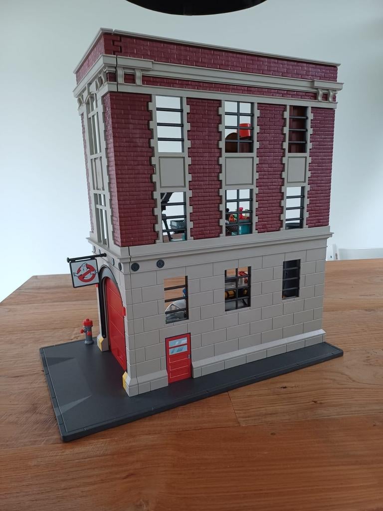 Caserne de pompiers et voiture de Ghostbusters, Enlèvement