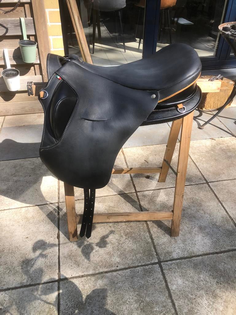 Ghost Veneto zadel maat grande, compleet + 2 pads, Dieren en Toebehoren, Paarden en Pony's | Zadels, Zo goed als nieuw, Overige soorten