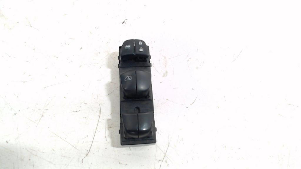 Raamschakelaar links voor Nissan/Datsun Pulsar, Onderdelen@venauto.nl, Van der Ven Autorecycling B.V., Ettenseweg 76, 4706 PB Roosendaal, The Netherlands