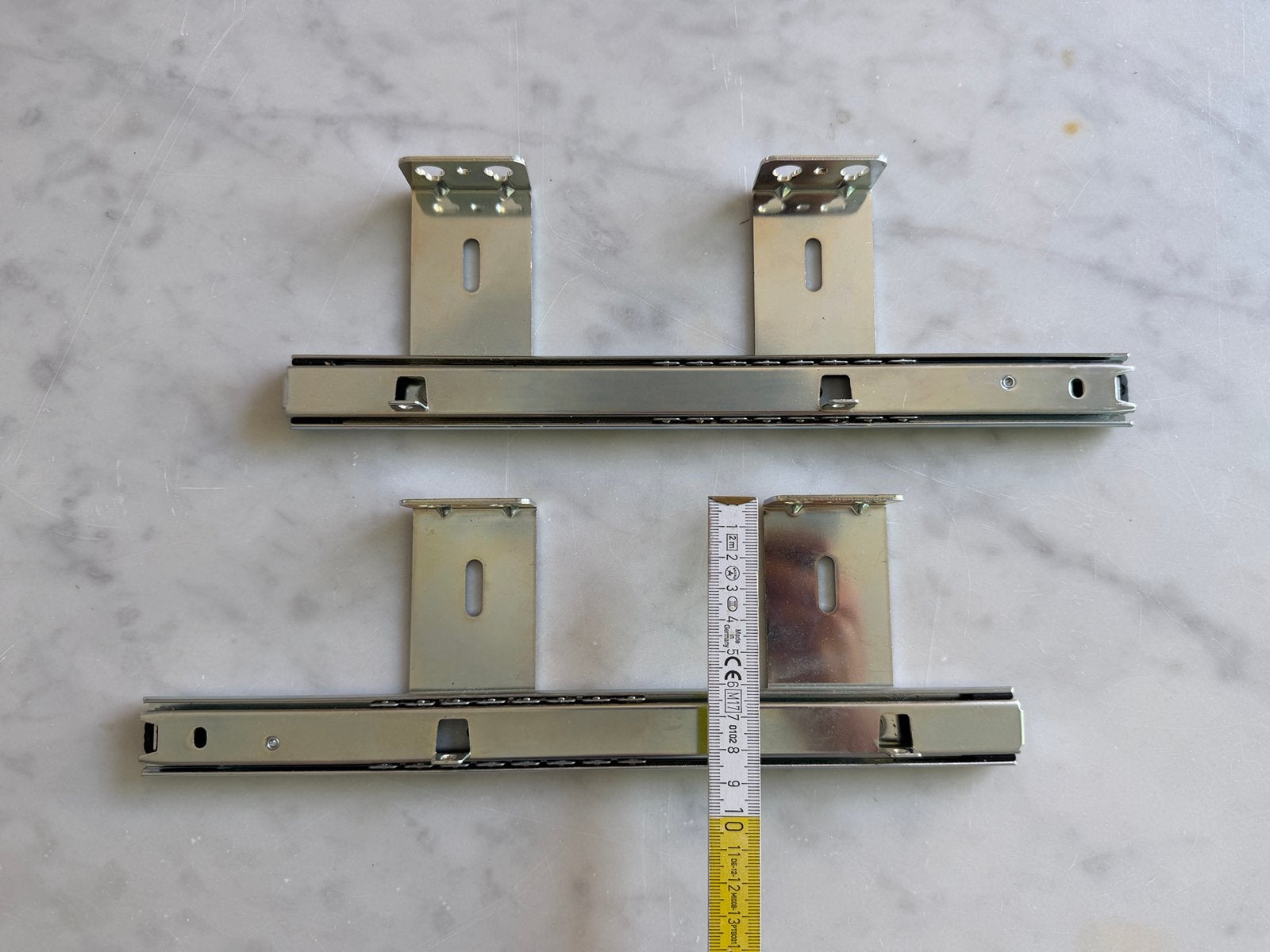 Rolgeleiders voor inbouw hangende plank, Ophalen, Zo goed als nieuw, Chroom, Schuif of Grendel