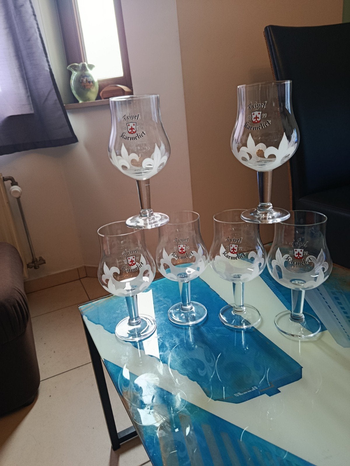 6 verres à bière triple Karmeliet, Enlèvement