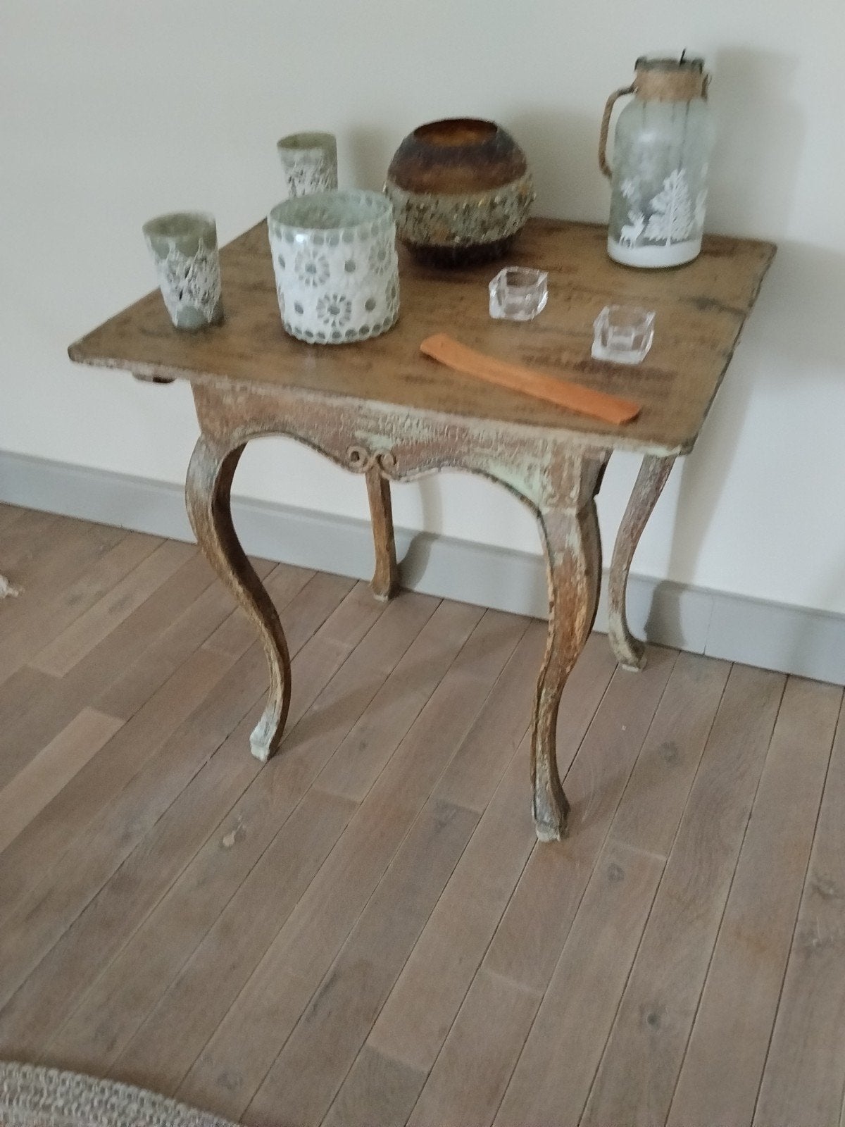 Prachtige brocante sidetablel met cabriole poten, Enlèvement