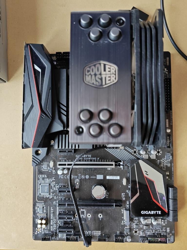 Gigabyte z390 moederbord, 16gb RAM en i7 9700K, DDR4, Comme neuf, Enlèvement, ATX