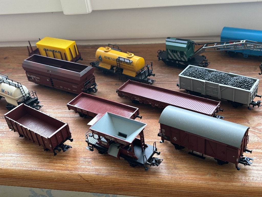 lot de wagons HO, Hobby & Loisirs créatifs, Enlèvement ou Envoi, Comme neuf, Courant continu ou Courant alternatif, Wagon