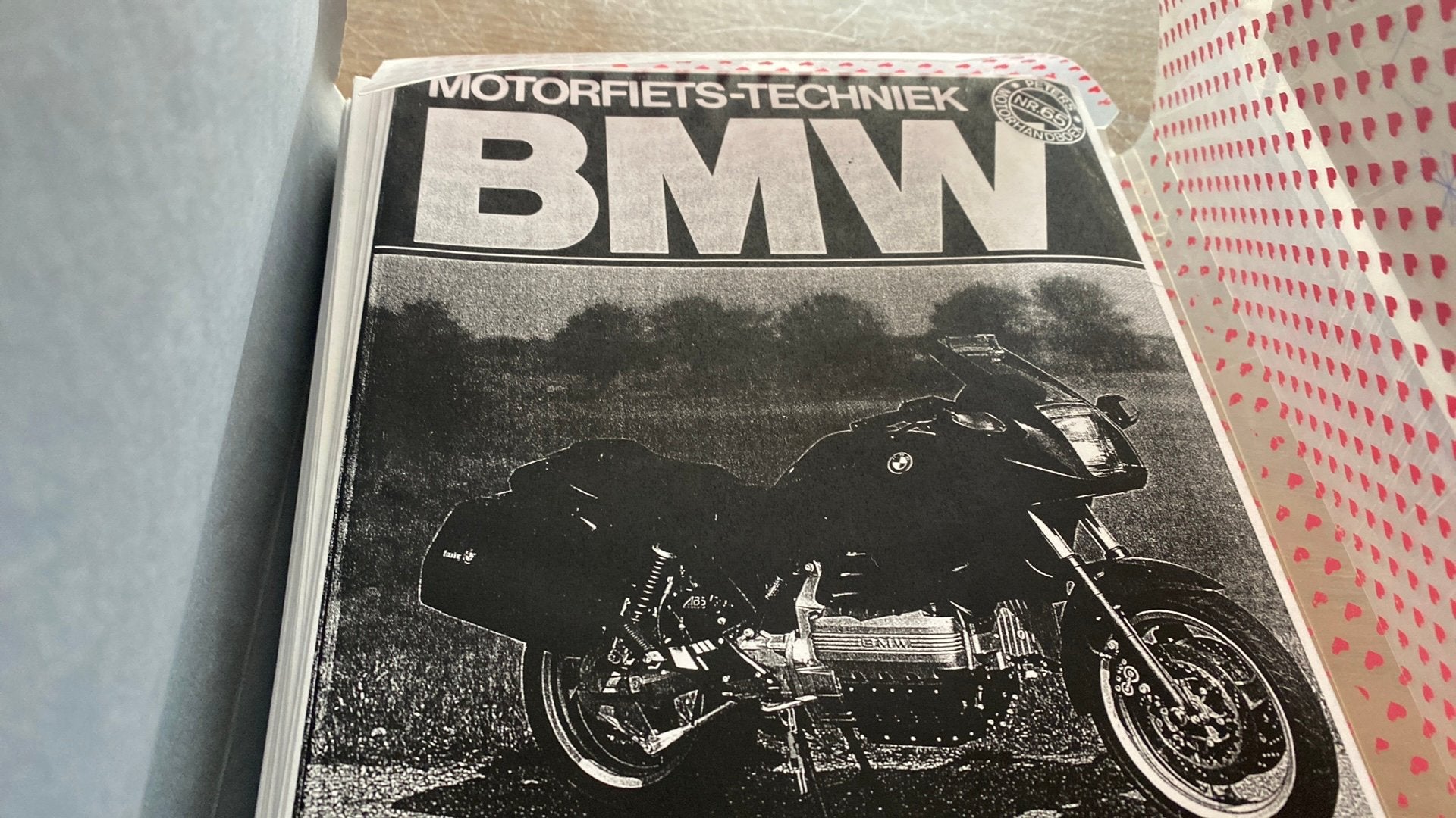 Bmw k1 werkplaatshandboek in blaadjes. Boek was stuk en vuil, Ophalen, Nieuw