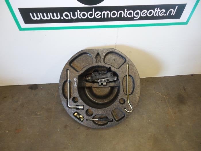 Gereedschap Set van een Daewoo Kalos (Kalos 02-), Auto-onderdelen, Gebruikt, -, Daewoo, -