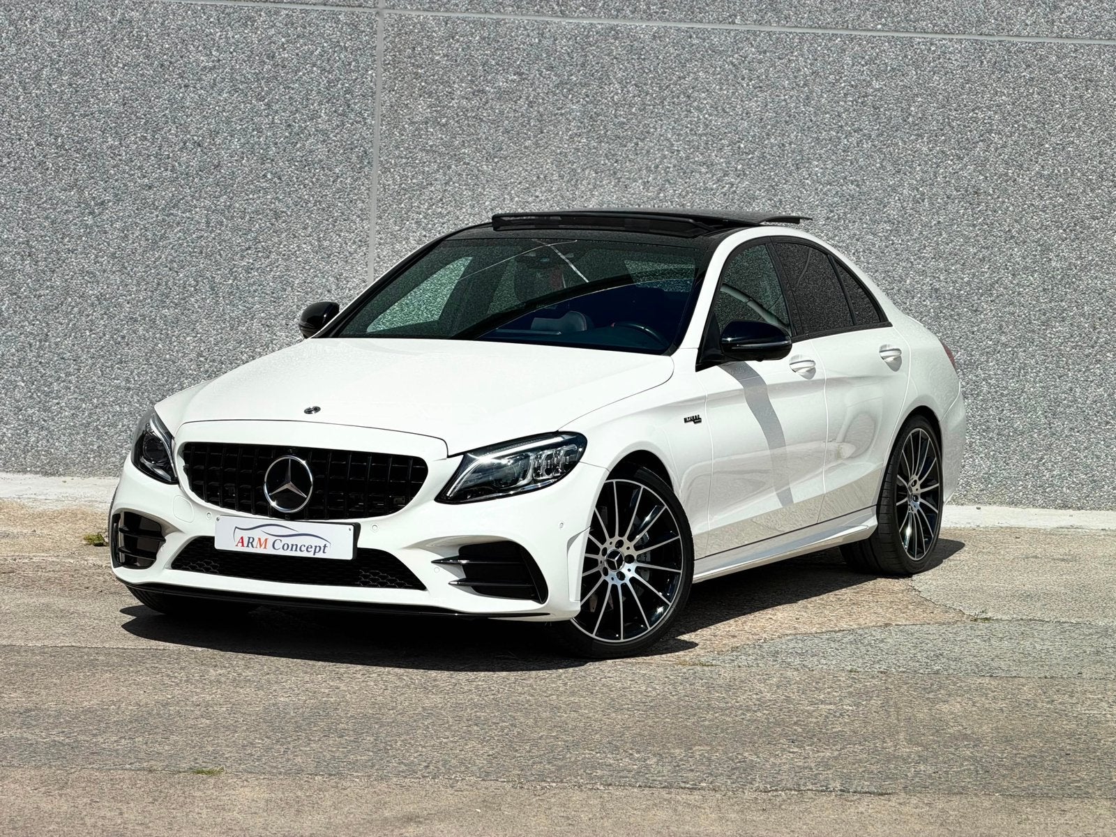 Mercedes-Benz C43 AMG 4 matic 2019 Caméra/Pano/Cuir/Garantie, Auto's, Mercedes-Benz, Automaat, 4 deurs, Wit, Leder