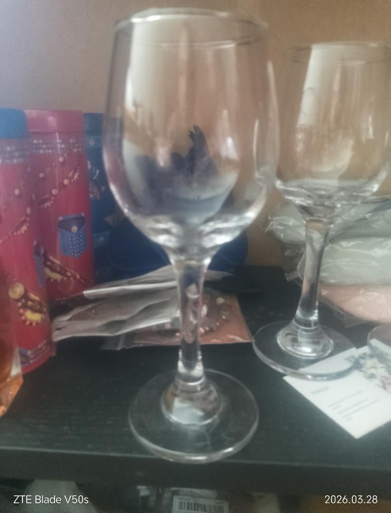6 verres à vin, Envoi