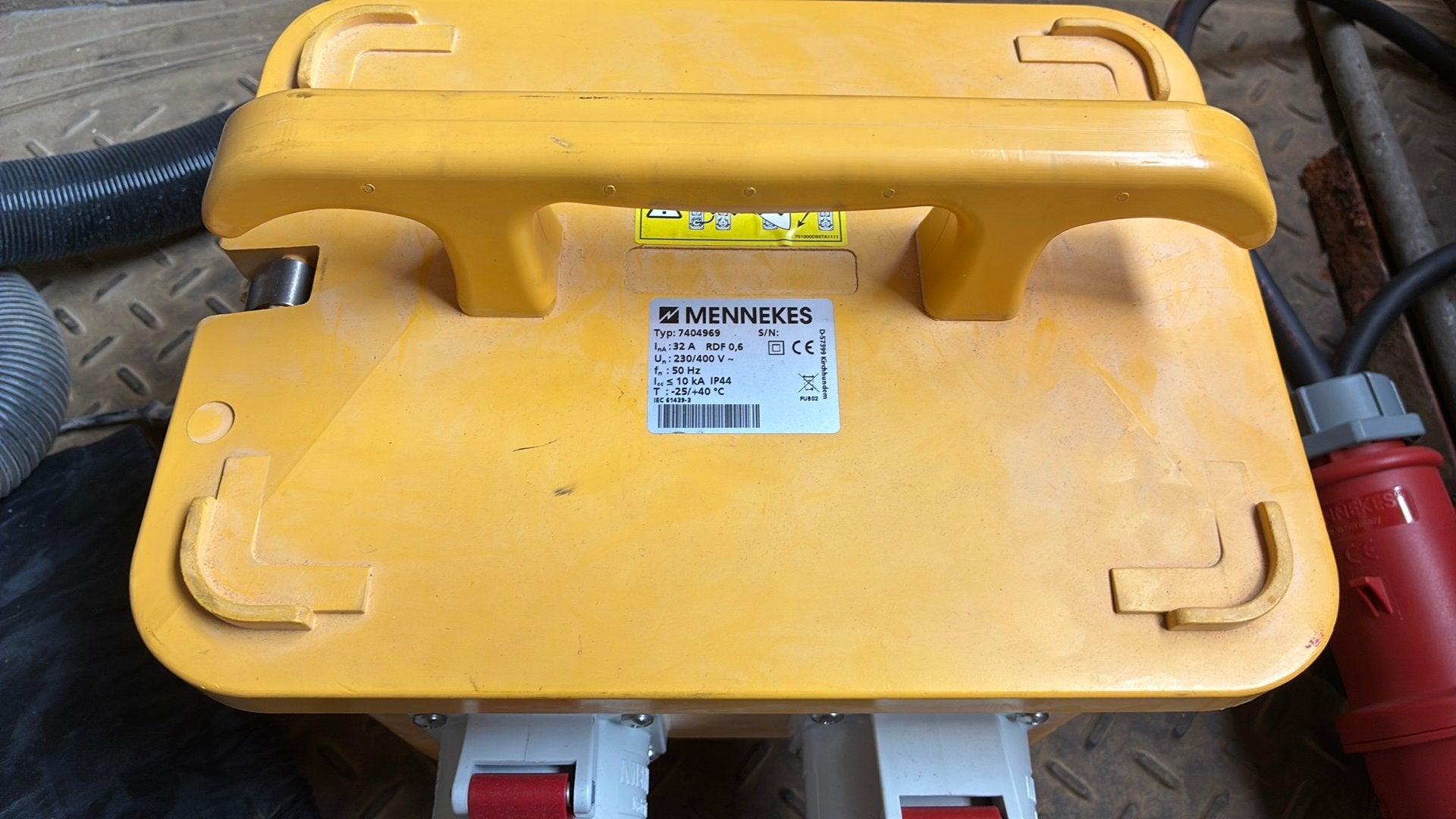 Mennekes 7404969, Ophalen, Zo goed als nieuw