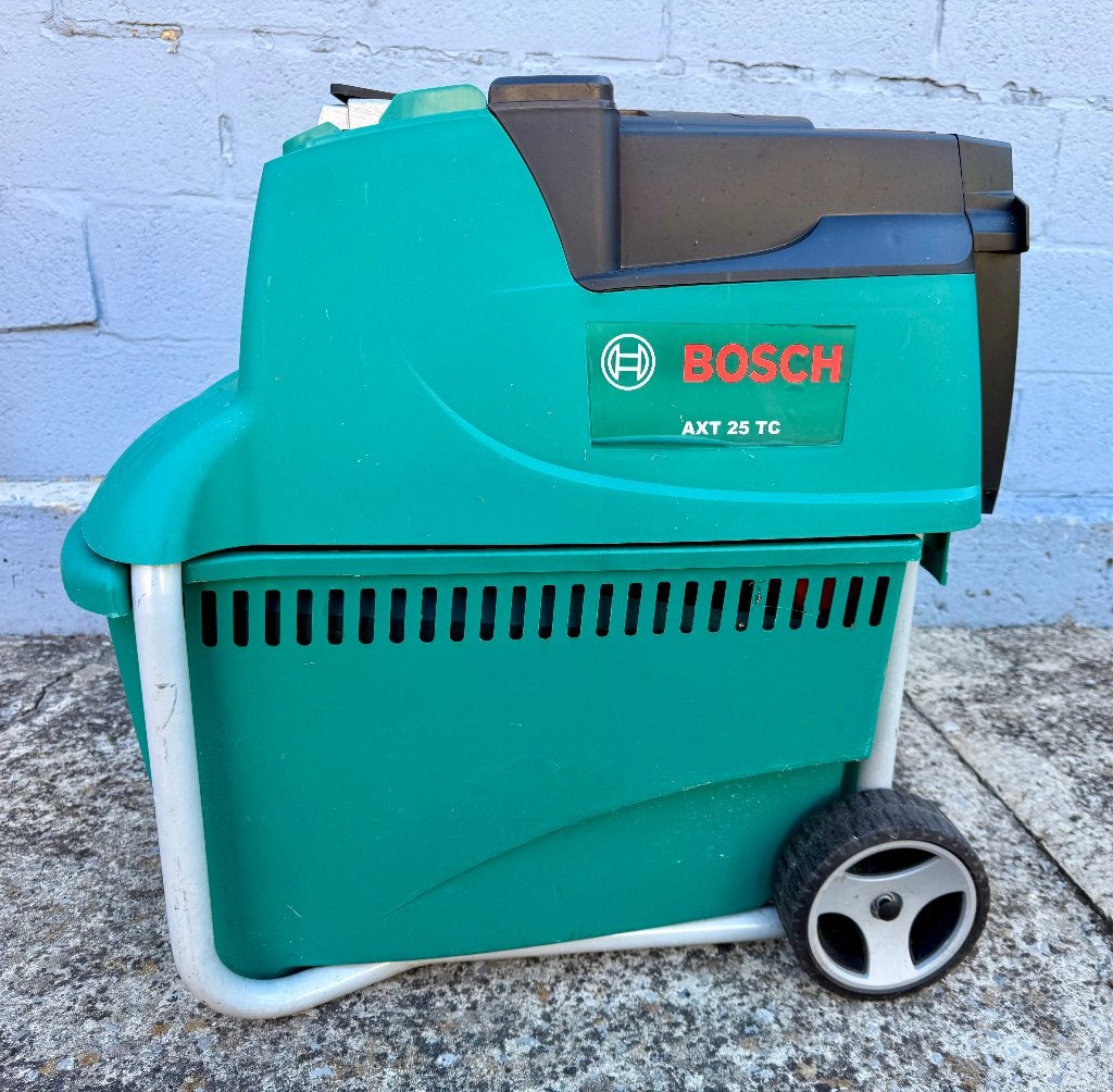 Broyeur électrique Bosch, Jardin & Terrasse, Déchiqueteurs, Utilisé, Électrique, Bac de ramassage, Enlèvement