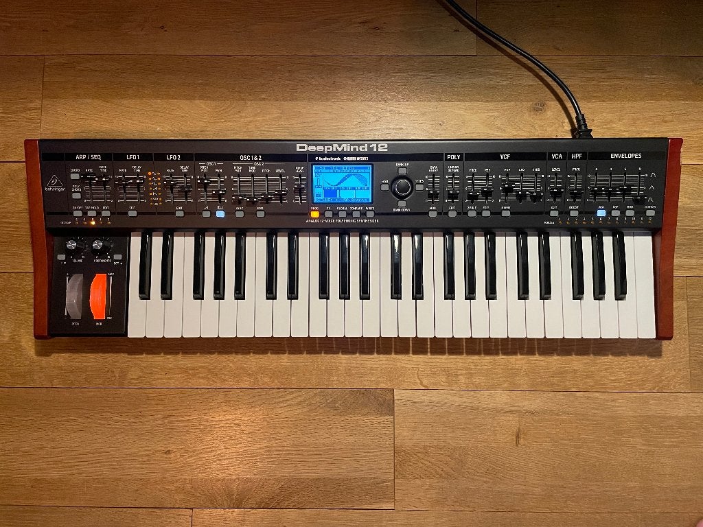 Synthétiseur Behringer DeepMind 12, Enlèvement, Avec valise ou flightcase