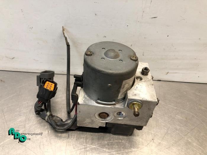 Pompe ABS d'un Mazda MX-5 (MX-5 NB 98-), -, 3 mois de garantie, Mazda, Utilisé