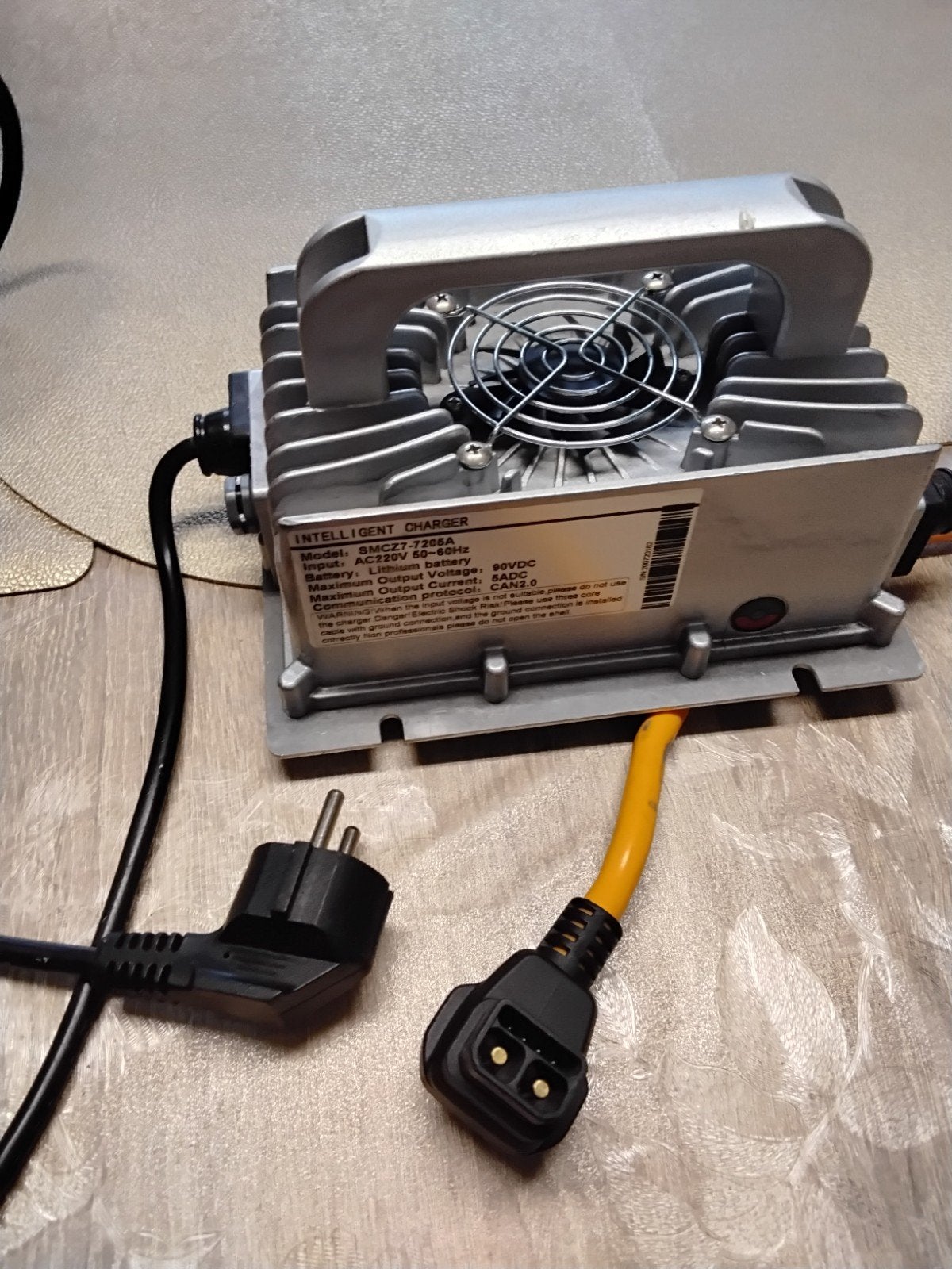 Battery lader voor scooter merk bravo, Ophalen, Zo goed als nieuw