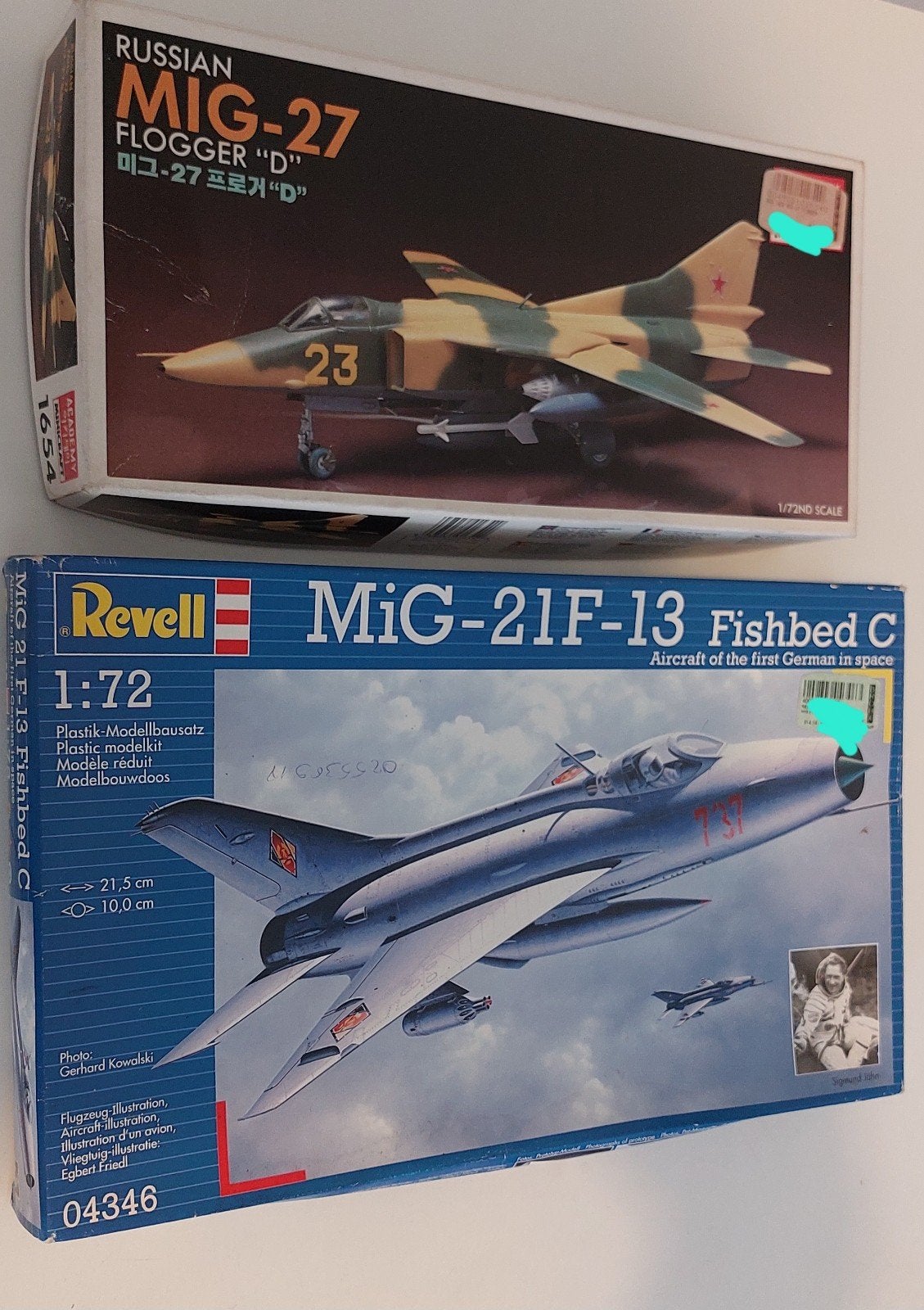 2 modelbouwdozen Mig 27 & Mig 21 F. Schaal 1/72. 💫, Hobby en Vrije tijd, Modelbouw | Vliegtuigen en Helikopters, Ophalen of Verzenden