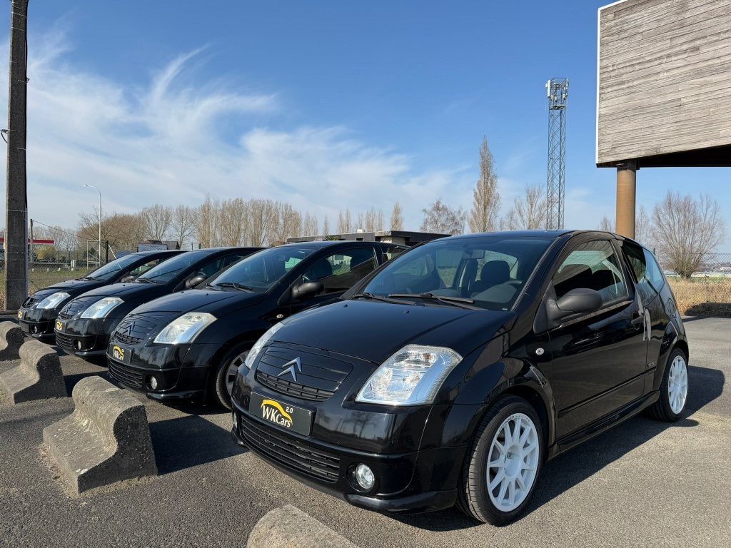 4 stuks op stock van de Citroen C2 vts 1.6 16v 122pk, 4 zetels, Stof, Zwart, 4 cilinders