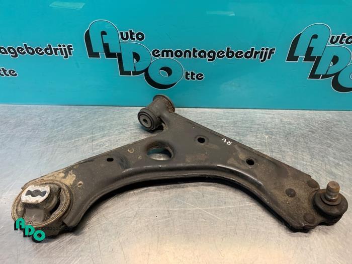 Draagarm rechts-voor van een Peugeot Bipper (Bipper 08-), Auto-onderdelen, Gebruikt, -, -, Ophalen of Verzenden