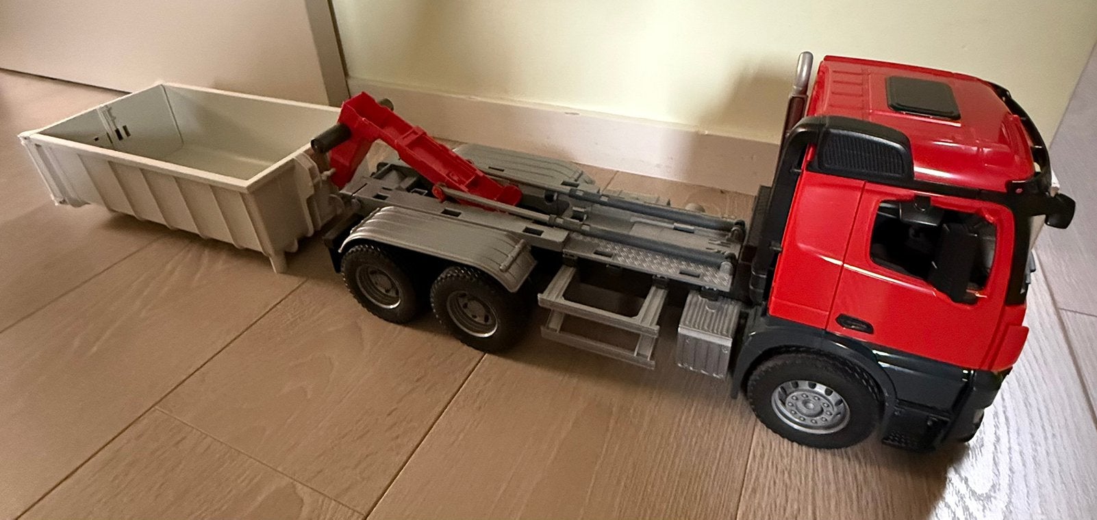 Speelgoed in heel goede staat, Hobby en Vrije tijd, Modelauto's | 1:24, Ophalen, Gebruikt