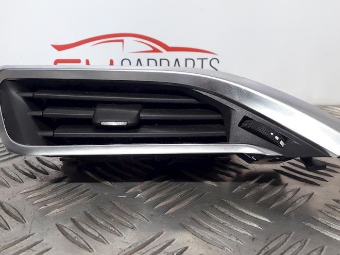 Luchtrooster Dashboard van een Peugeot 208, Gebruikt, -, -, Ophalen of Verzenden