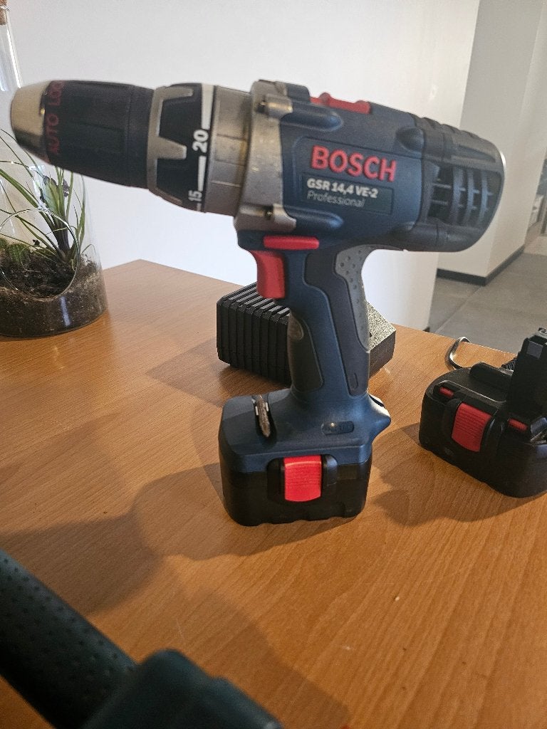Perceuse-visseuse sans fil Bosch, Bricolage & Construction, Enlèvement ou Envoi, Utilisé, Perceuse, 400 à 600 watts