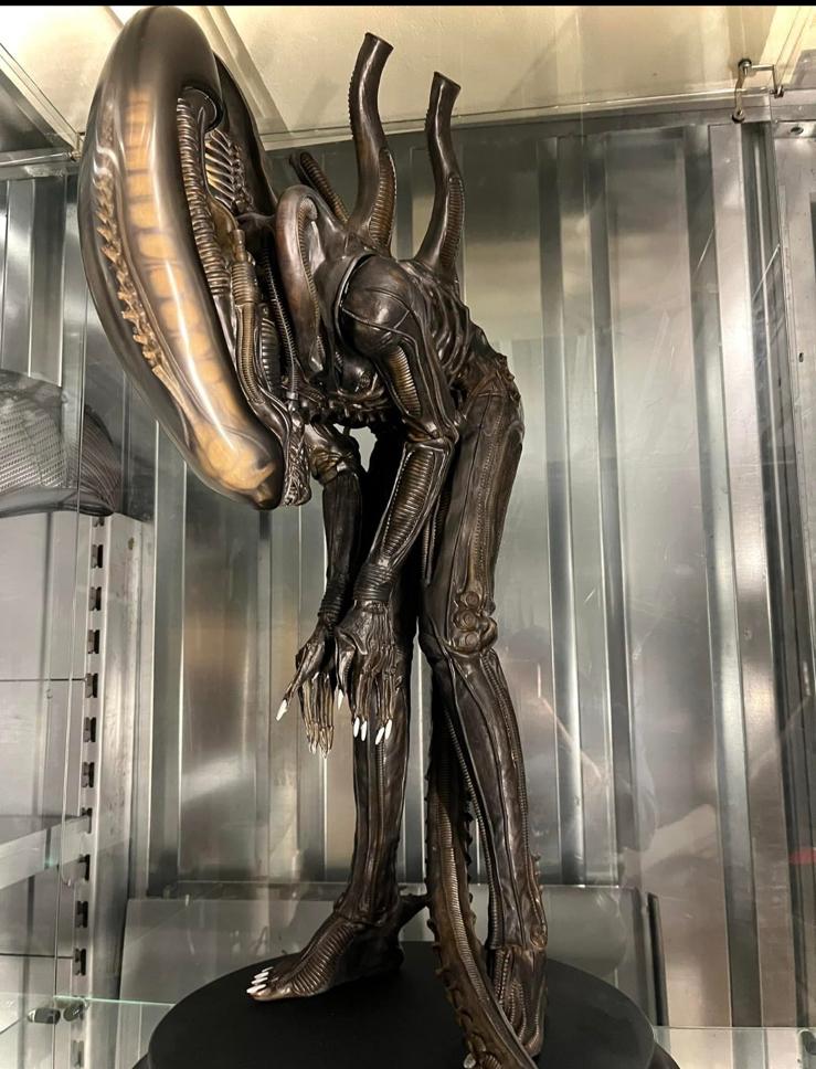 Alien 1/3 Mamegyorai Giger standbeeld, Verzamelen, Beelden en Beeldjes, Ophalen, Zo goed als nieuw