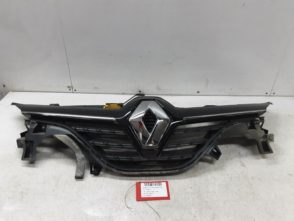 GRILLE AÉRATION Renault Clio V (RJAB) (01-2019/-), Renault, Utilisé, Peter-Huppertz-Straße 5
51063  Köln, DE, Dialog.deutschland@renault.de