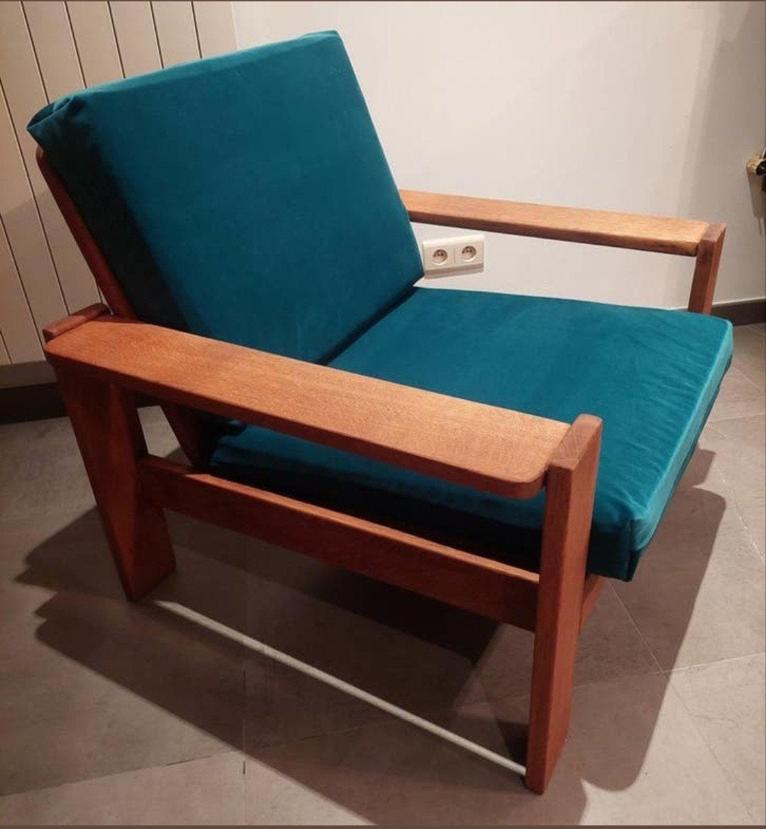 Vintage massief eiken éénzit fauteuil.
1stuks beschikbaar., Ophalen