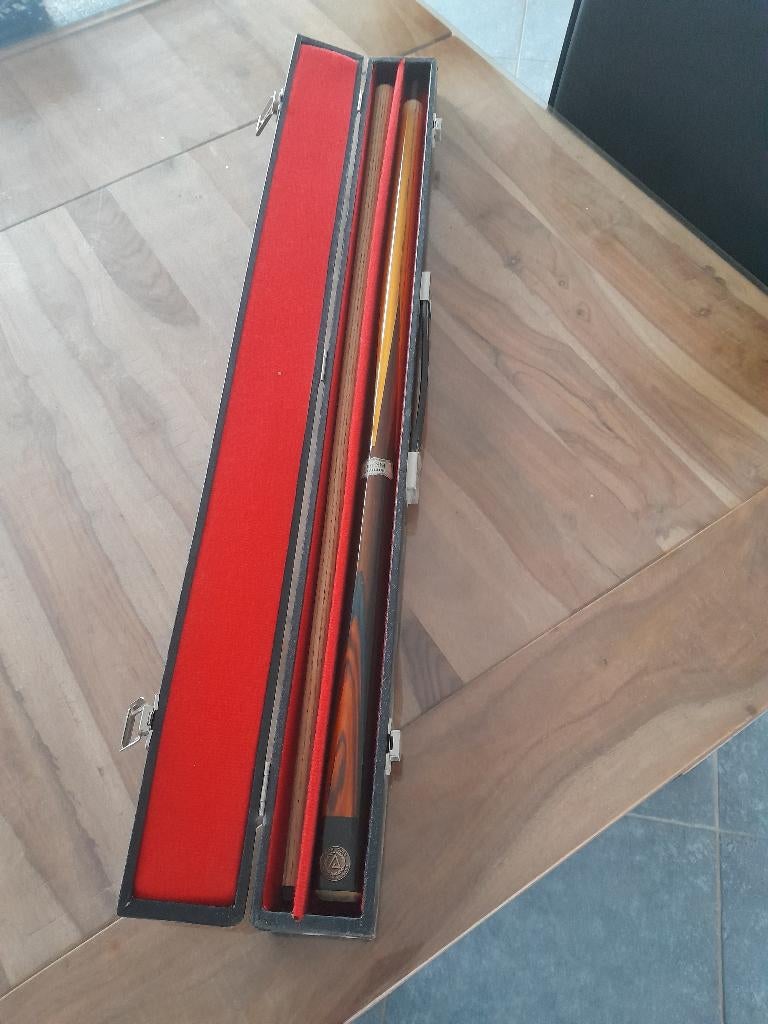 Snooker keu, Sport en Fitness, Biljarten en Poolen, Ophalen, Zo goed als nieuw, Keu of Ballen