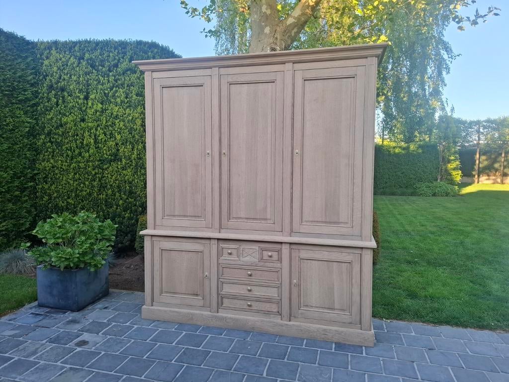 Massief eiken buffetkast. Geluchtgomd., Ophalen of Verzenden