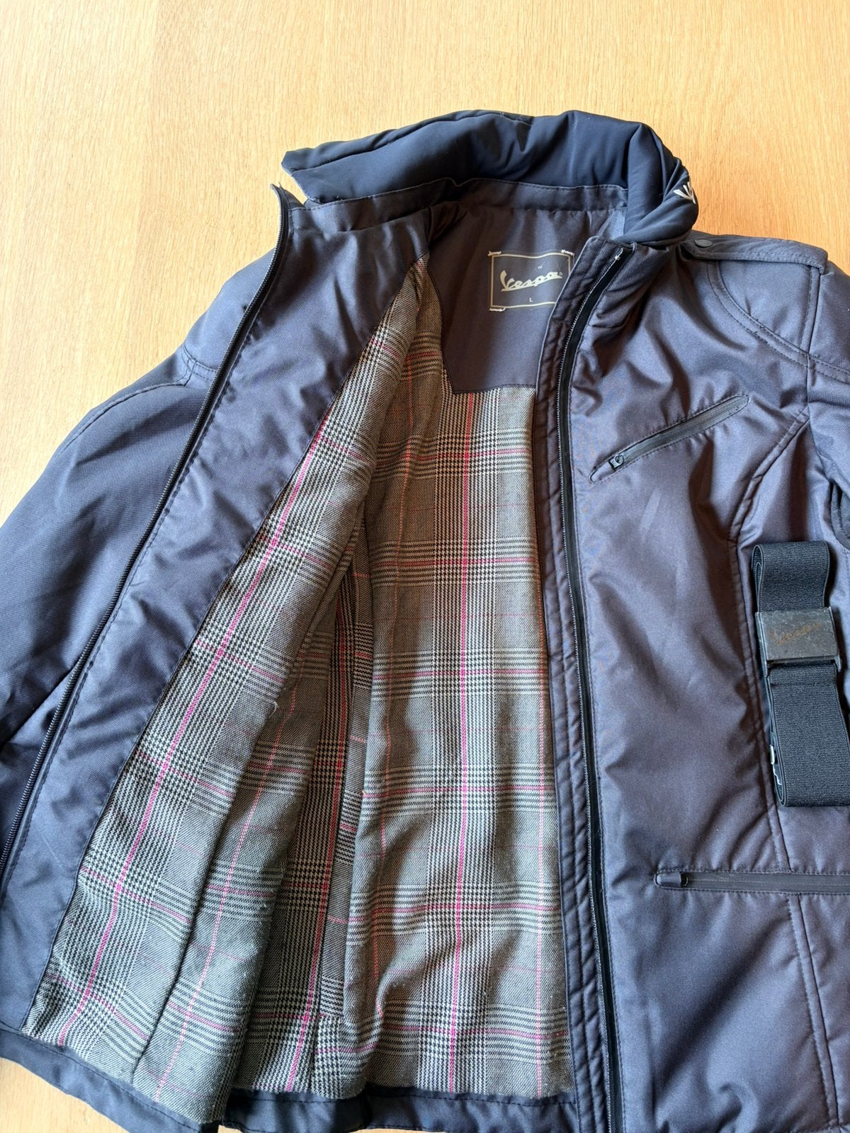 Gilet de moto Vespa original - taille L - noir, Motos, Vêtements | Vêtements de moto, Enlèvement, Neuf, sans ticket, Femmes, Manteau | tissu