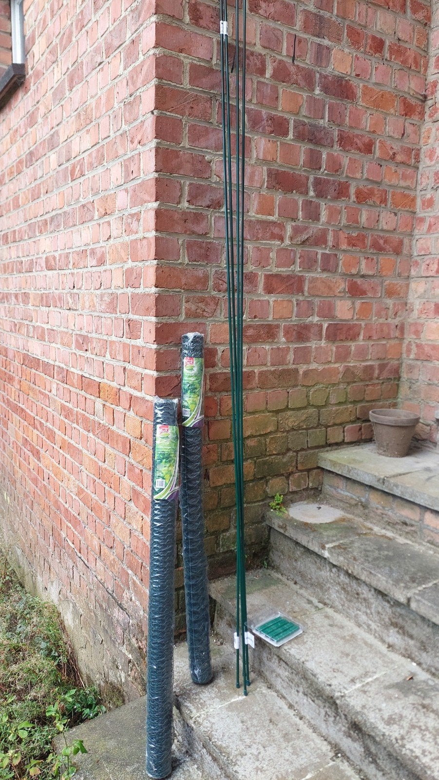 Treillis / grillage - supports et crampons/clips, Jardin & Terrasse, Enlèvement, Treillis